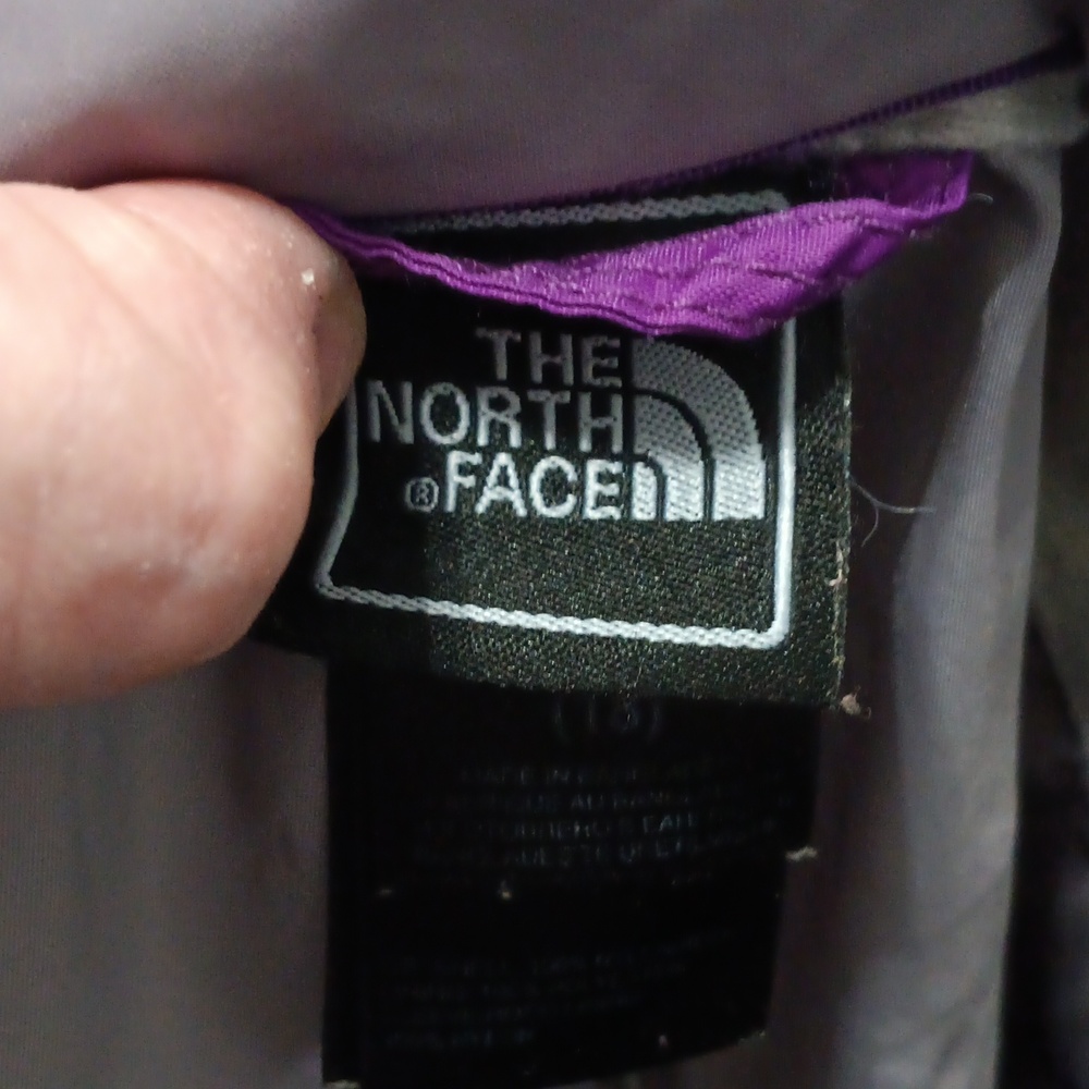 The North Face Girls XL18 Vibrant Purple Ski Jacket - Picture 9 of 10